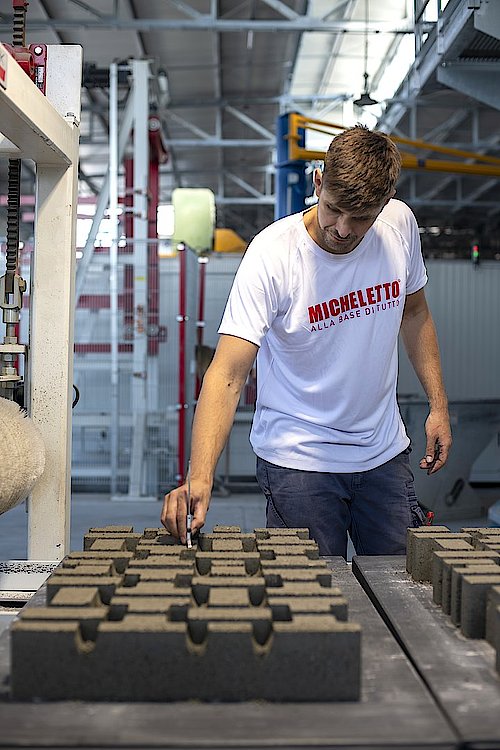 首页|尊龙人生就是博官网入口